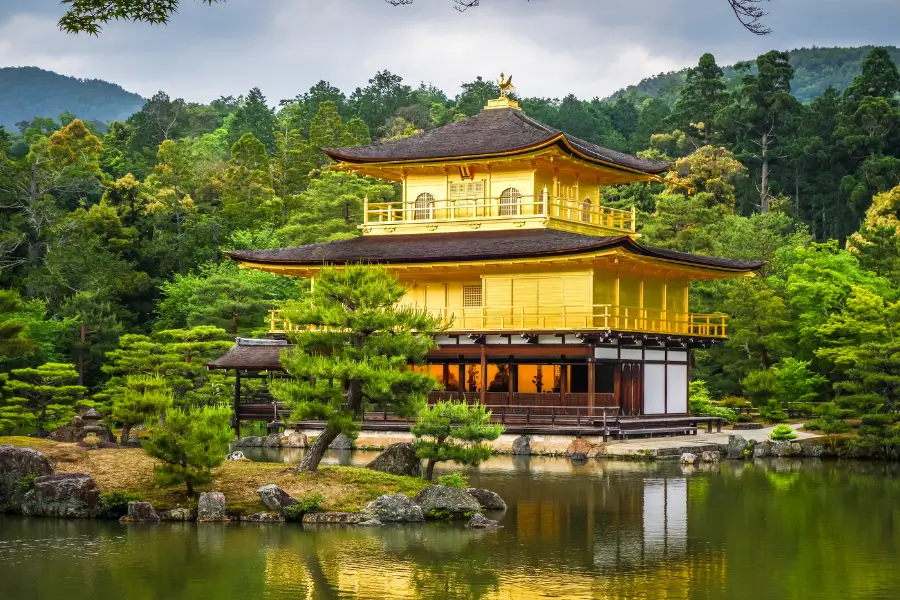 Chùa Kinkaku-ji (Kyoto) – Chùa Vàng Tráng Lệ