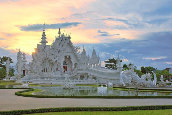 Chùa Trắng – Wat Rong Khun - biểu tượng của đất nước Thái Lan