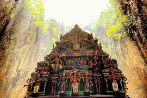 Động Batu - Điểm đến linh thiêng tour Singapore-malaysia-indonesia