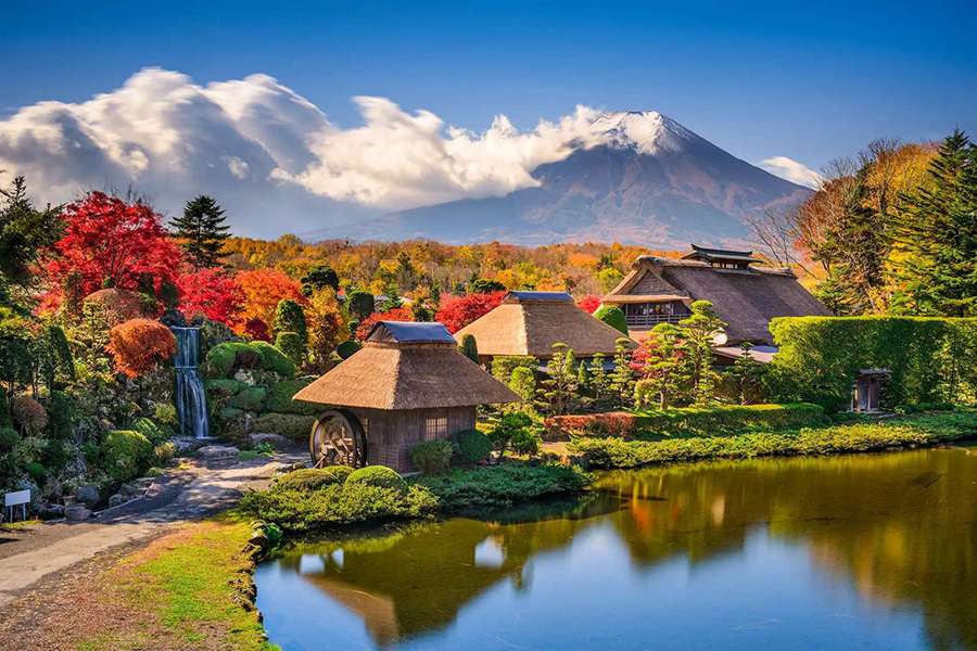 Du lịch Nhật Bản tại làng cổ oshino hakkai