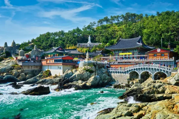 Haedong Yonggungsa - Tham quan ngôi chùa cổ bên bờ biển Busan