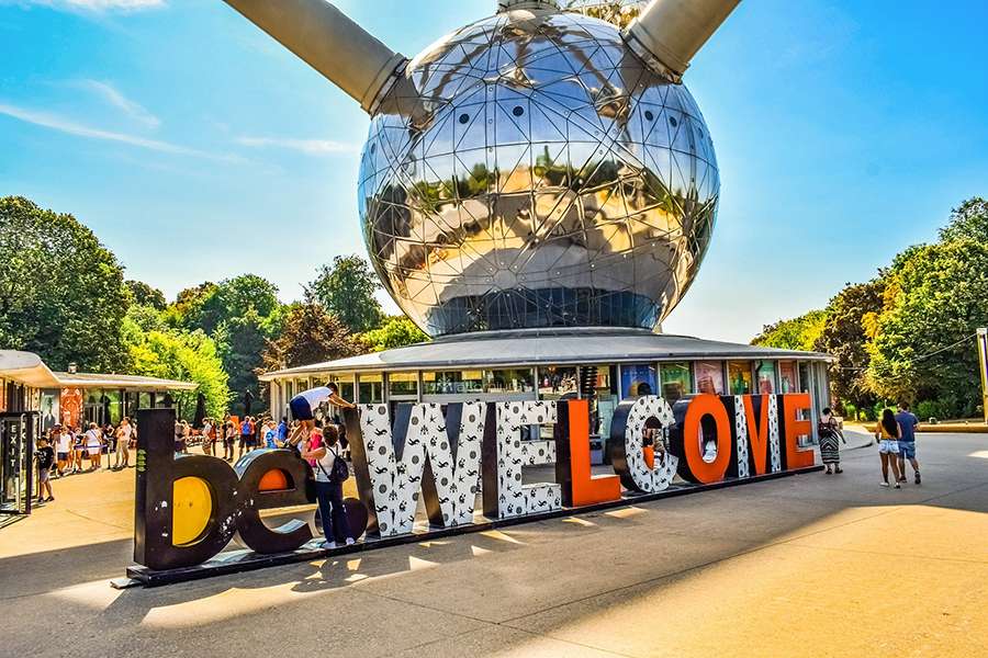 Khám phá mô hình Atomium tour du lịch Pháp Bỉ Hà Lan