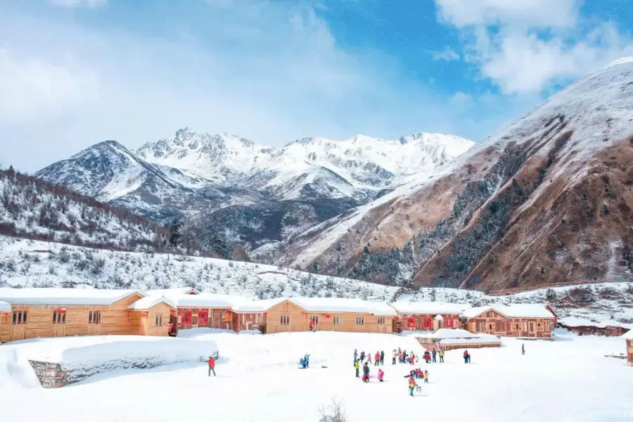 Khu trượt tuyết Gia Cô Sơn - Thiên đường trượt tuyết ở Trung Quốc Khu trượt tuyết Gia Cô Sơn - Thiên đường trượt tuyết ở Trung Quốc