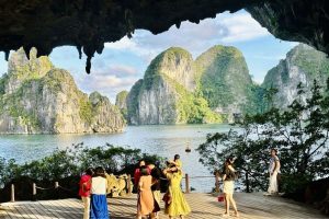 Kinh Nghiệm Tham Quan Hạ Long Trong Ngày Cho Khách Du Thuyền