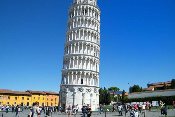 Ngắm nhìn tháp nghiêng Pisa Ý