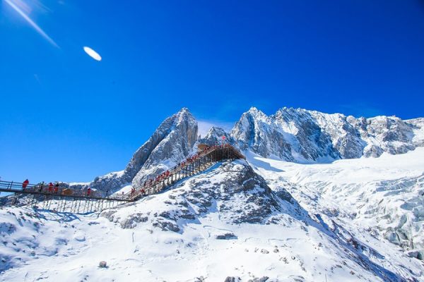 Nhất định phải ghé thăm Khu lịch Núi Tuyết Ngọc Long - Tây Nam Trung Quốc