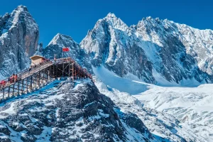 Núi Tuyết Ngọc Long - Cảnh quan kỳ vĩ giữa trời Lệ Giang