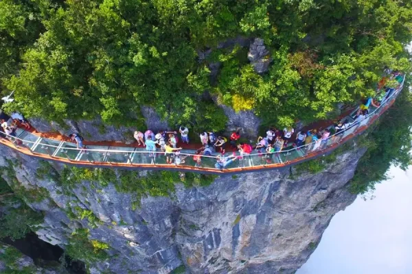 Sạn Đạo Kính - con đường gác kính trên vách đá