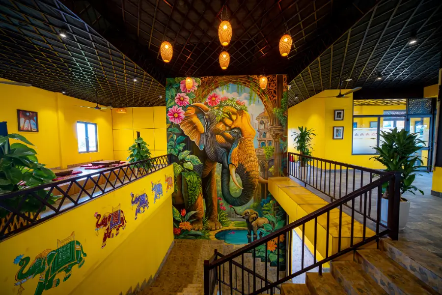 The One Indian Halong - Không gian sang trọng đậm chất Ấn Độ