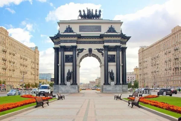 Tour Du Lịch Nga - Quảng trường Chiến thắng