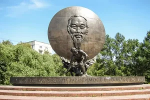 Tour Du Lịch Nga - Quảng trường Hồ Chí Minh