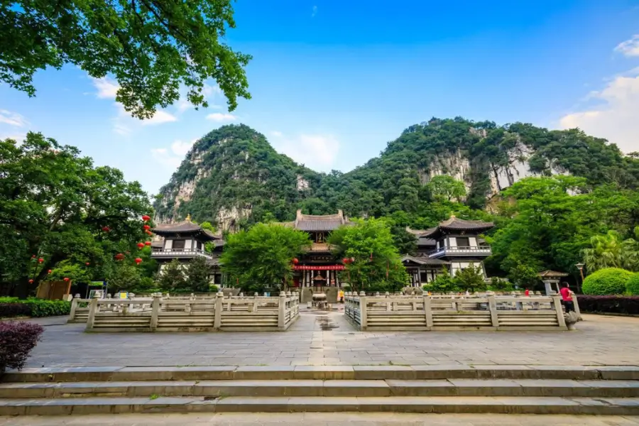 Tour du lịch Trung Quốc - Công viên Thất Tinh Sơn Tour du lịch Trung Quốc - Công viên Thất Tinh Sơn