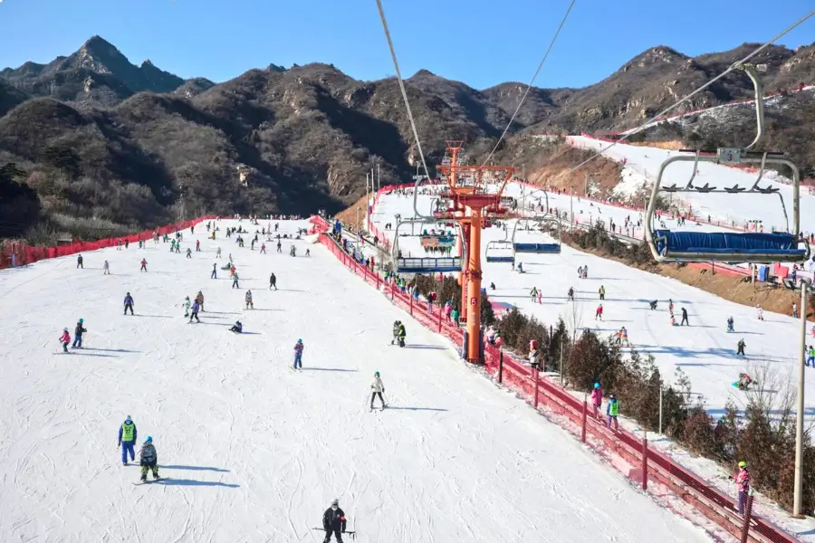Trải nghiệm trượt tuyết tại khu trượt tuyết Huabin Trải nghiệm trượt tuyết tại khu trượt tuyết Huabin