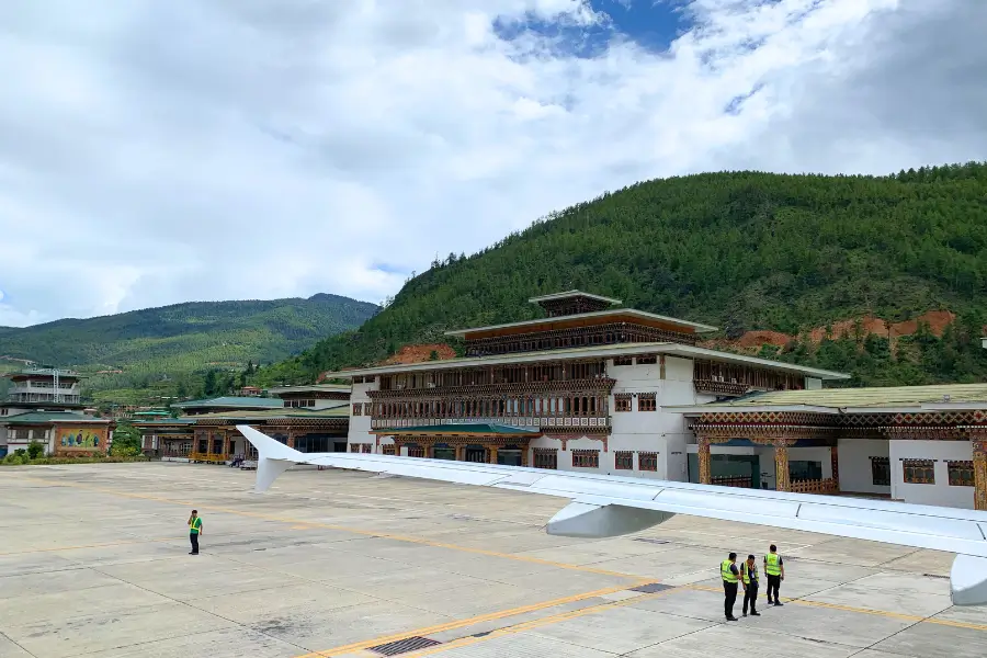 Vị trí và cảnh quan độc đáo của Sân bay Paro