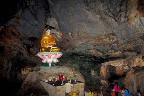 chùa hang hải sơn tự