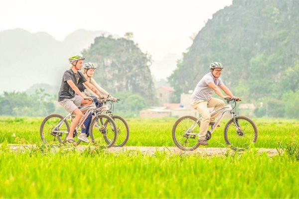 Đạp xe đi du lịch Ninh Bình