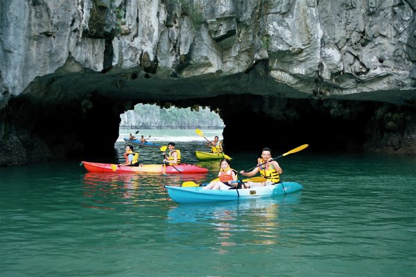 Đặt tour du lịch vịnh Hạ Long trong ngày đi từ Hà Nội - Động Thiên Cung