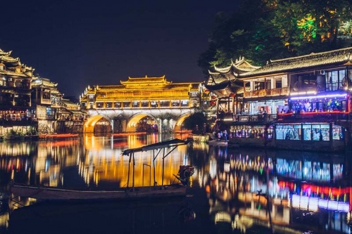 Đặt tour du lịch Trung Quốc Trương Gia Giới Phượng Hoàng Cổ Trấn trọn gói