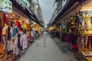 Địa điểm du lịch Đài Loan nổi tiếng hấp dãn - Khu mua sắm Wufenpu