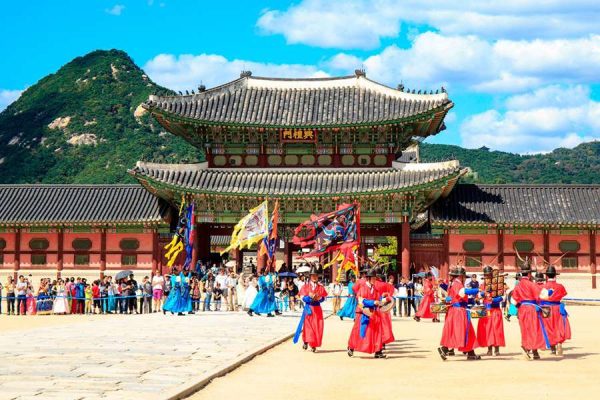 du lịch Hàn Quốc Cung điện Hoàng gia Gyongbok