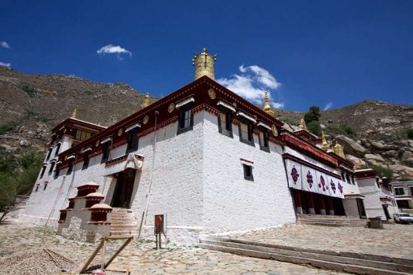 du lịch Tây Tạng khám phá tu viện Sera