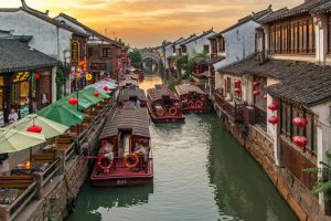 Phượng Hoàng Cổ Trấn