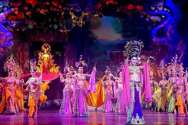 Lịch trình tour du lịch Thái Lan - chương trình biểu diễn Alcaza