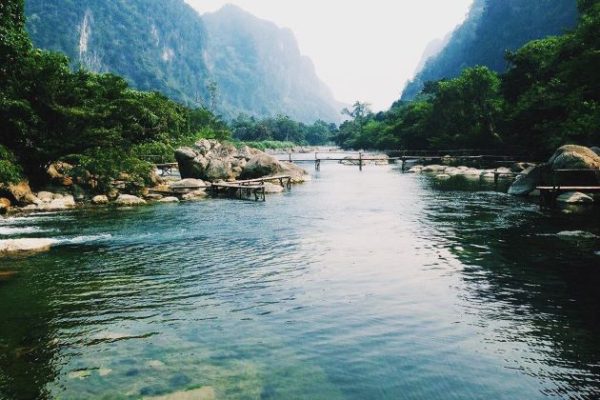 Sông Chày Hang Tối