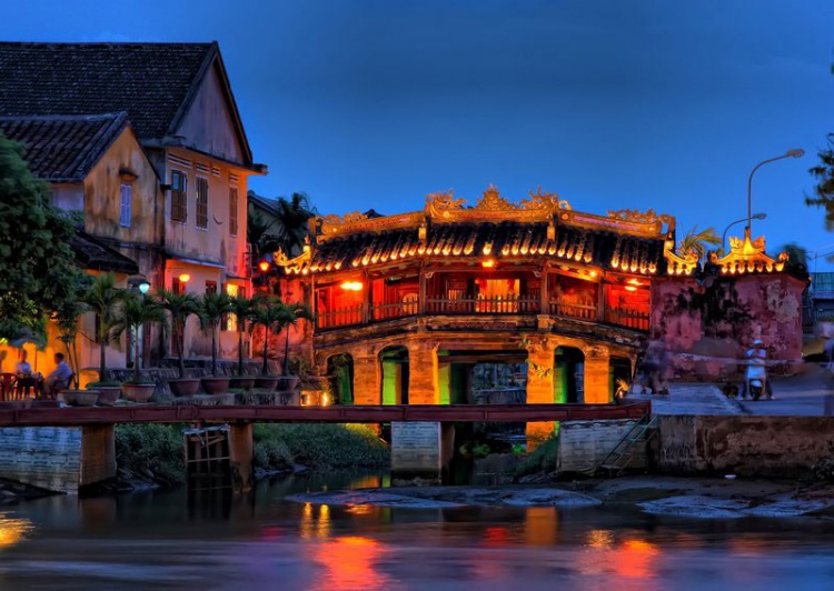 Tour du lịch Đà Nẵng 4 ngày từ Sài Gòn - Chùa Cầu