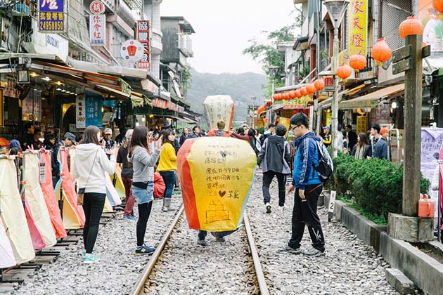 Tour du lịch Đài Loan trọn gói 5 ngày - Làng cổ Thập Phần