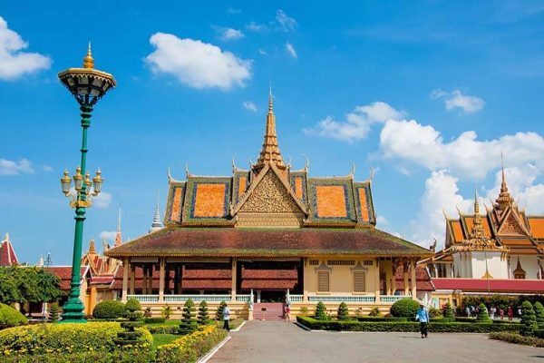 Tour du lịch mekong: Sài Gòn - Đồng Tháp - An Giang 8 ngày | Cung điện Hoàng Gia