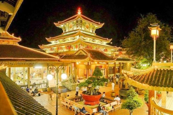 tour du lịch miền tây thăm miếu bà chúa xứ