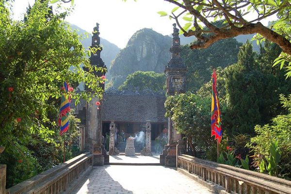 Tour du lịch Ninh Bình 1 ngày: Cố đô Hoa Lư