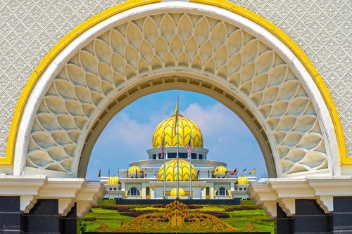 Tour du lịch Singapore Malaysia Indonesia 5 ngày 4 đêm - Cung điện Hoàng Gia