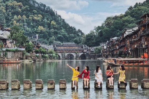 Tour du lịch Trung Quốc: Phượng Hoàng Cổ Trấn - Trương Gia Giới 6 ngày từ Hà Nội