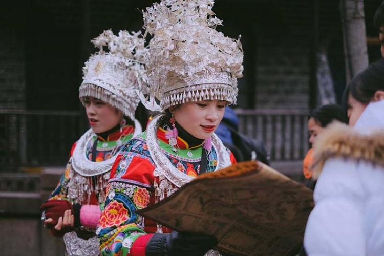 Tour du lịch Trung Quốc Phượng Hoàng Cổ Trấn từ Hà Nội - Người Miêu