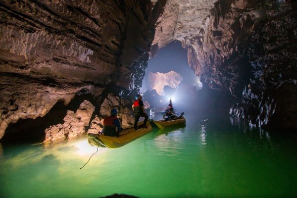 Tour khám phá động Phong Nha - chinh Phục Xuyên Sơn Hồ 1 ngày