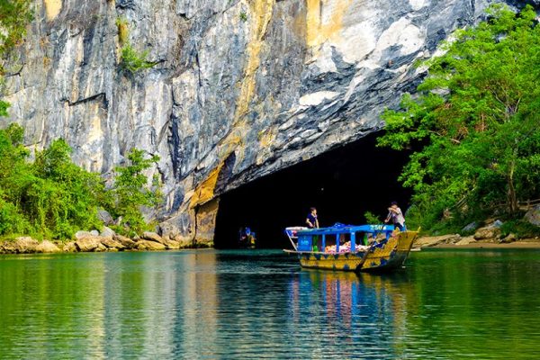 Tour khám phá động Phong Nha Hang Tối 1 ngày